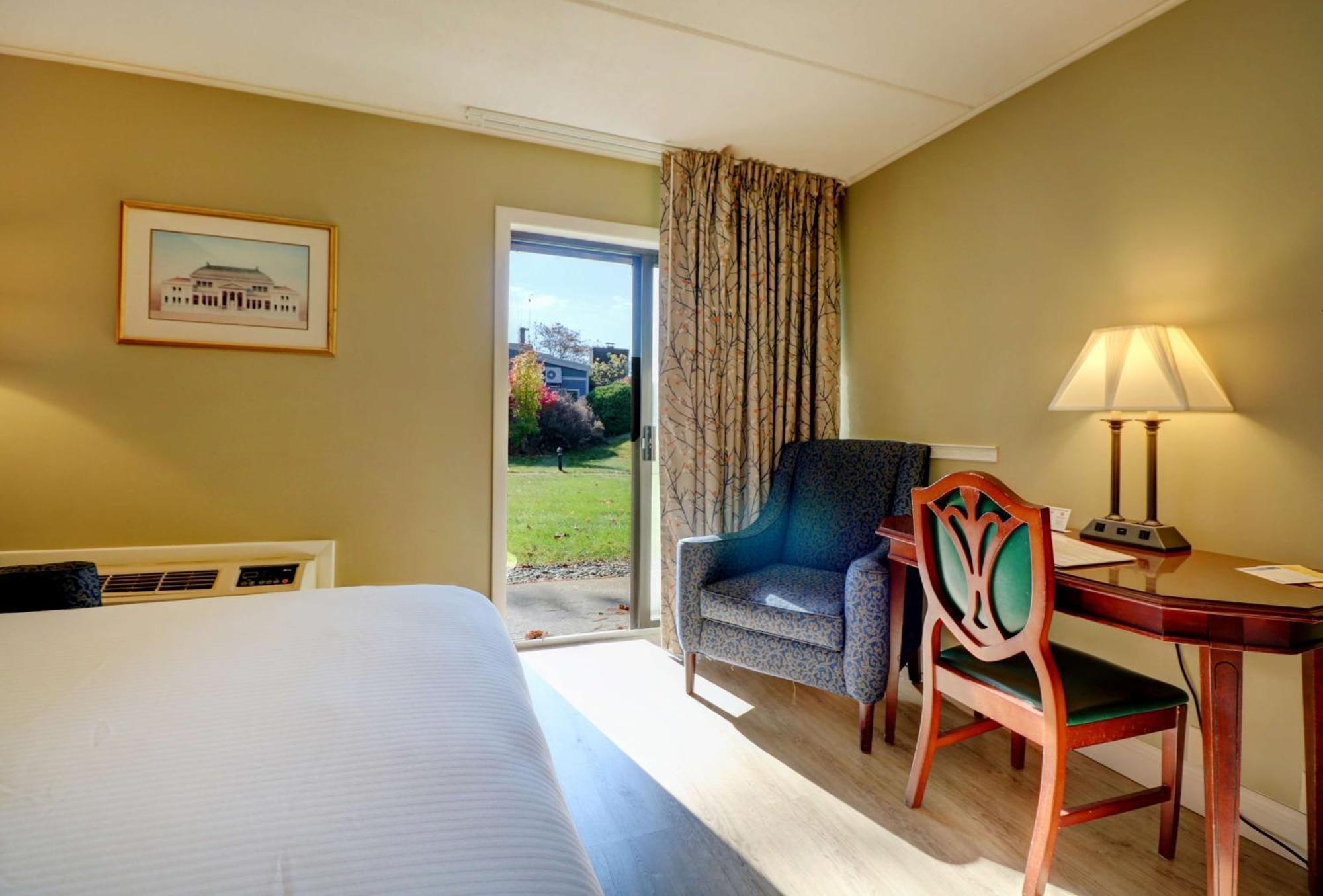 Fireside Inn & Suites Gilford Esterno foto