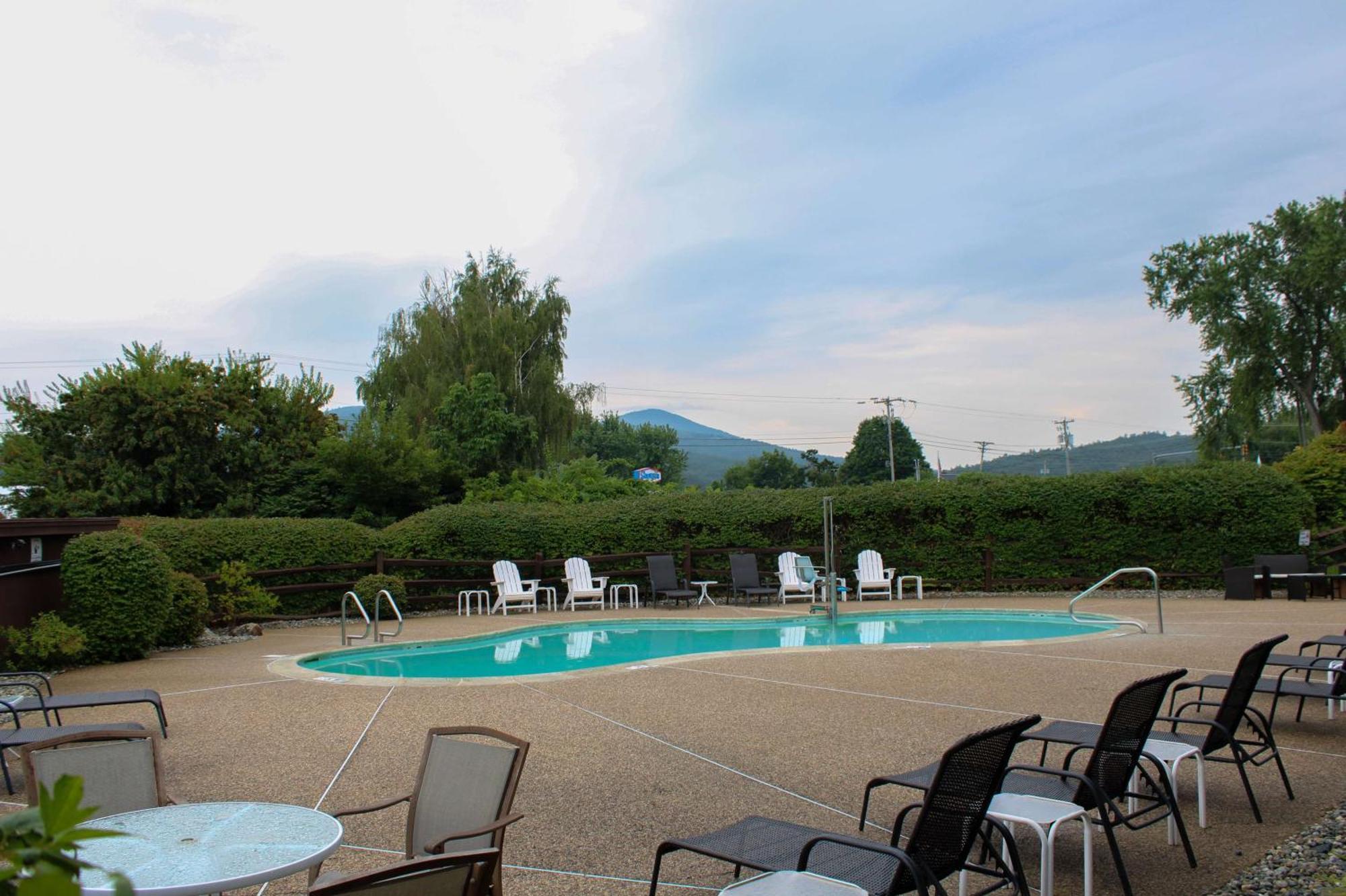 Fireside Inn & Suites Gilford Esterno foto