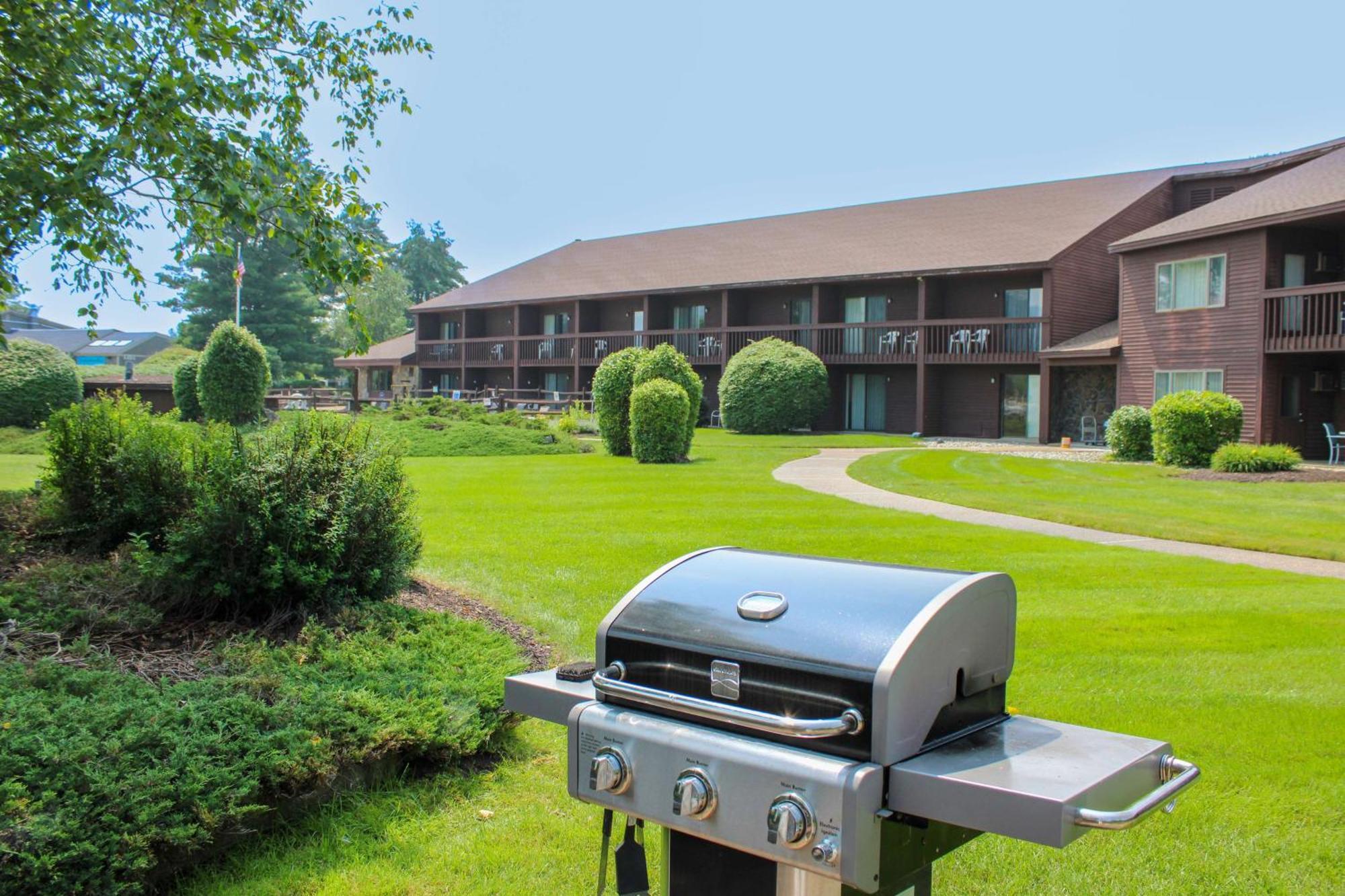 Fireside Inn & Suites Gilford Esterno foto