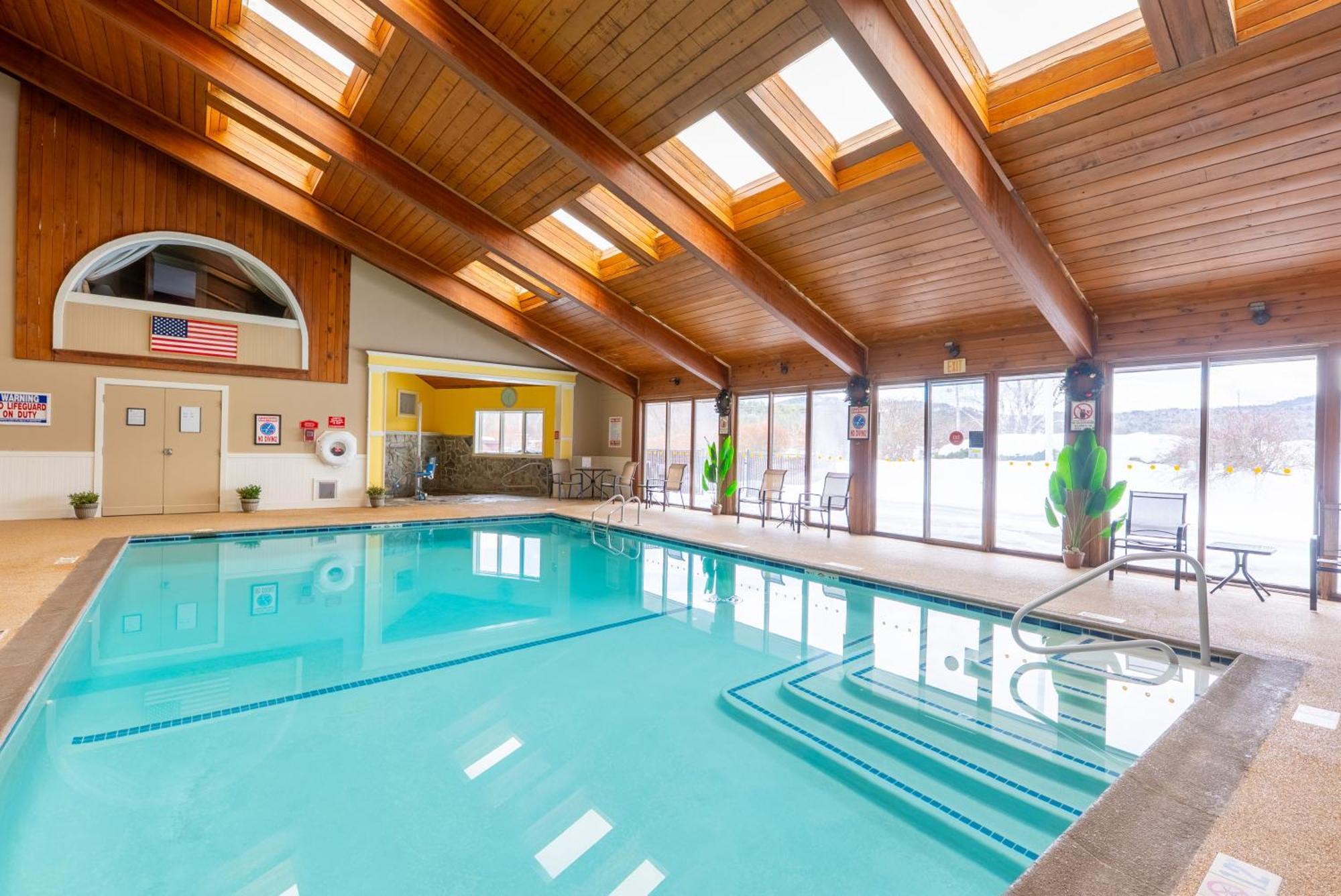 Fireside Inn & Suites Gilford Esterno foto